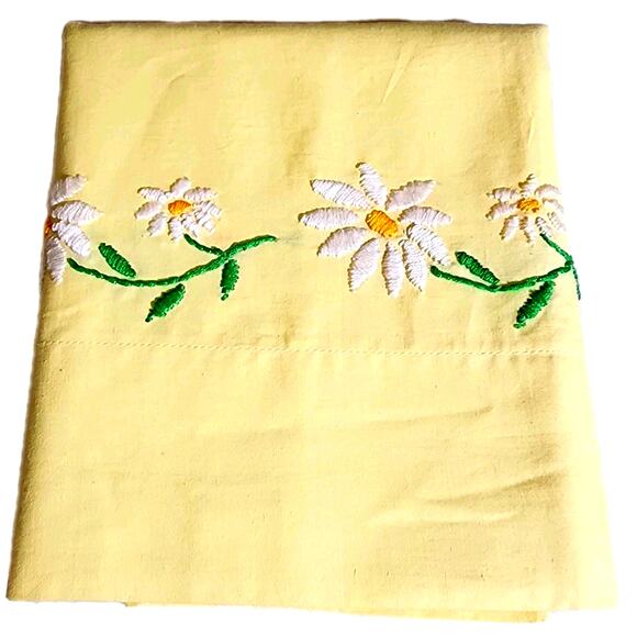 Two Standard Size Yellow Percale Pillow Cases Hand Embroidered Daisies Leaves - Picture 1 of 8